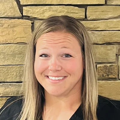 A headshot photo of Amanda